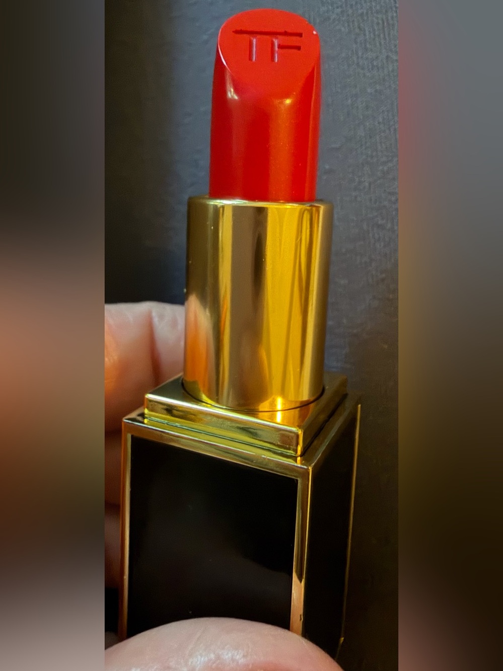 AUTHENTIC! BRAND NEW!
TOM FORD #10 CHERRY LUSH